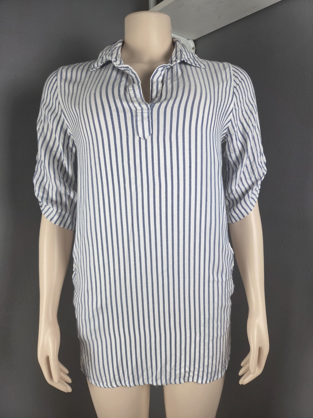 Thread & Supply White and Blue Vertical Stripe Button-Down Casual Shirt